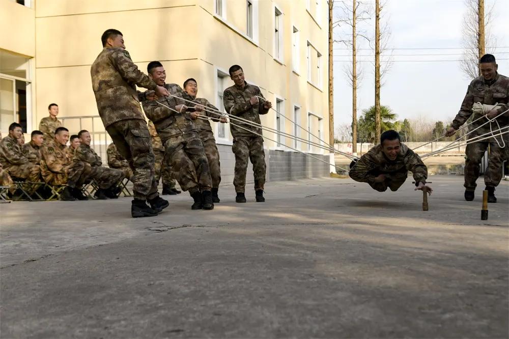 羡慕→临汾旅官兵“野”会玩
