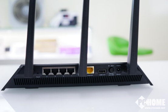 网件夜鹰路由器r7000拆解,网件路由器r7000p质量怎样