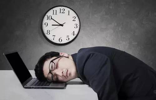 如何看待996工作制和715工作制,大小周工作制比双休多工作多少天