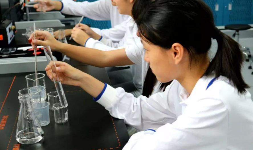 女生适合就业前景好的专业排名,适合女生就业前景比较好的专业