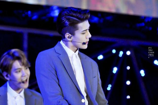 他是顶级男团门面，被称为爱豆中的贵族，却多次对女神公开示爱