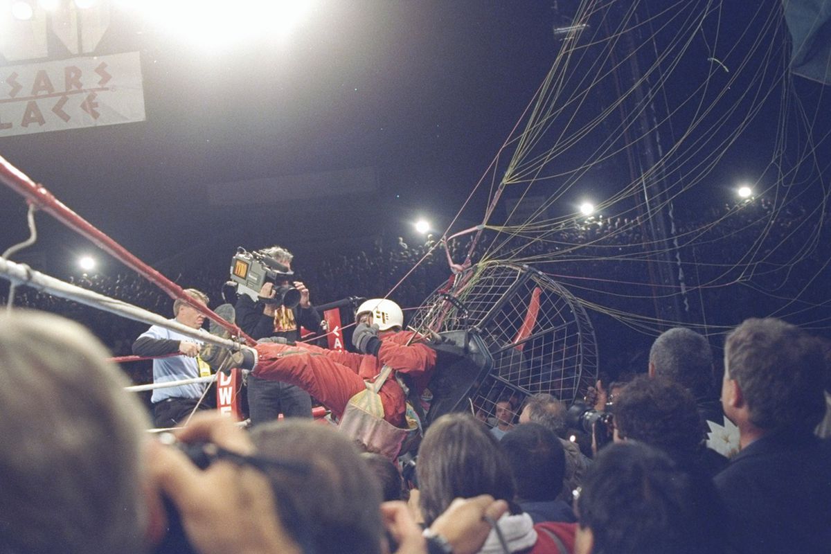 拳王霍利菲尔德最惨的一场比赛,霍利菲尔德经典拳击比赛