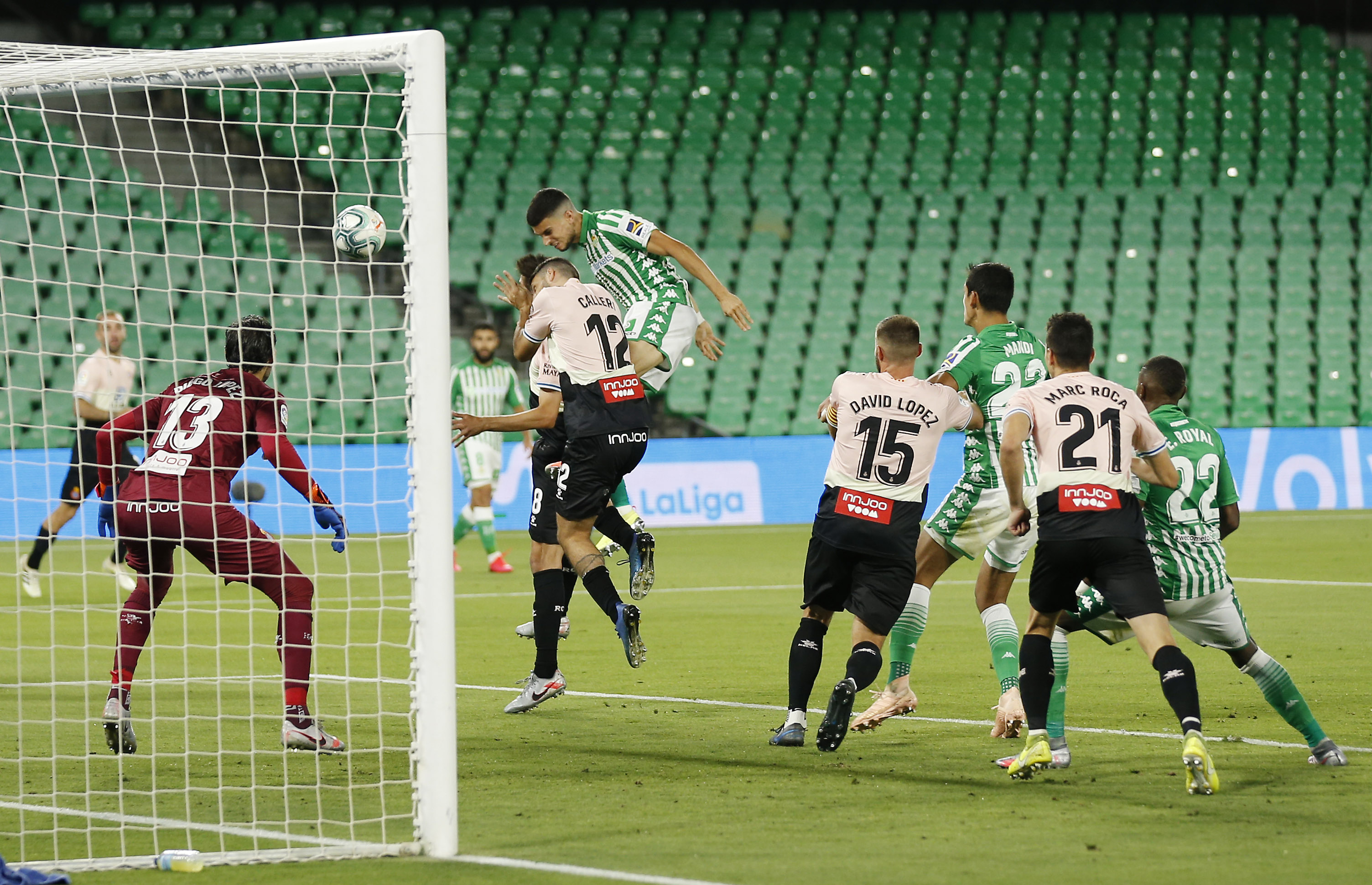 武磊首秀失单刀,武磊上港失利视频