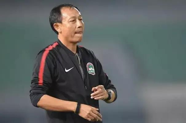 建业，你想念王宝山指导吗？