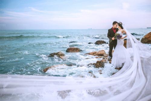 婚期已定邀请函上需要地址吗,结婚邀请函发朋友圈文案婚期已定