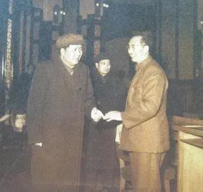 主席与十大元帅的合影，每一张都很有历史意义