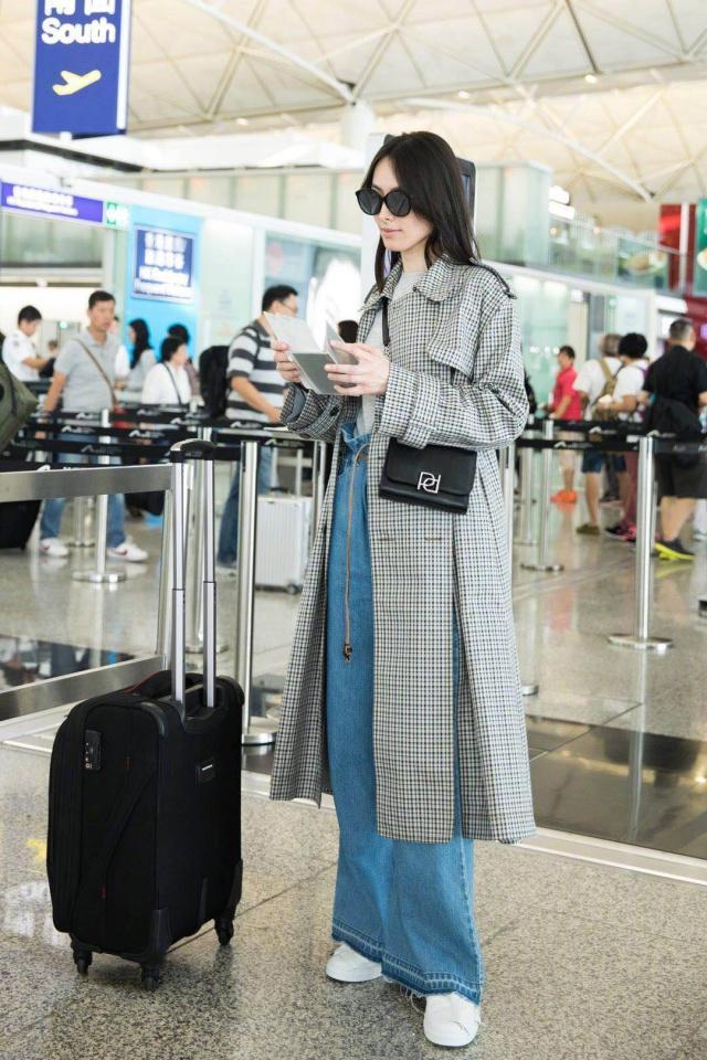 梁洛施真的很瘦,梁洛施骨感身材