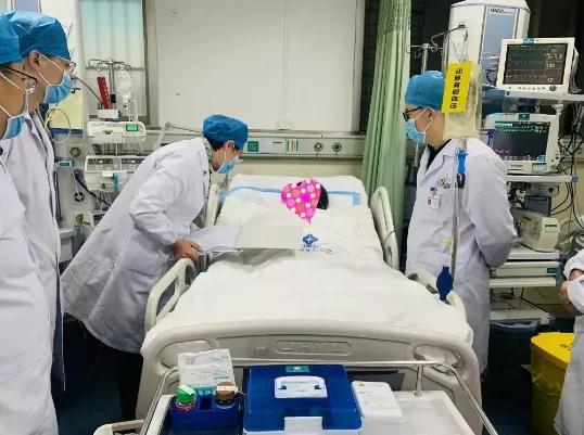 22岁女孩喝奶茶喝进icu,女孩4天喝饮料进了icu