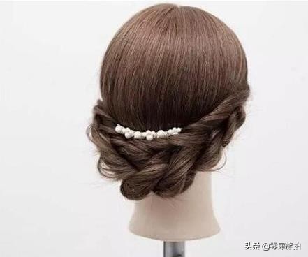 2020最洋气新娘盘发图片,一款凸显出新娘时尚个性的盘发