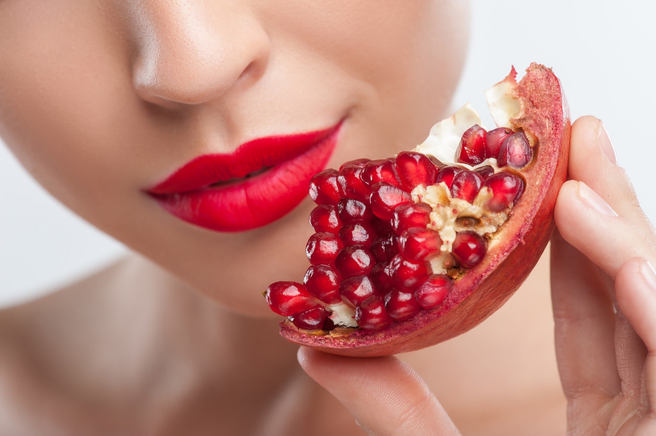 秋冬吃石榴的5大好处,秋天吃石榴是水果中最佳选择