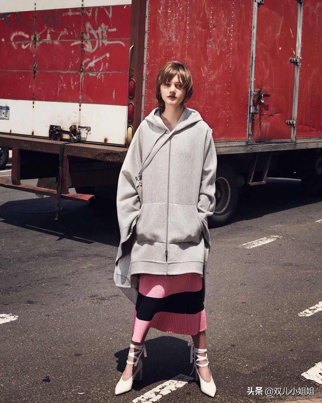 宽松版女款卫衣时尚款,秋冬时尚宽松卫衣冬