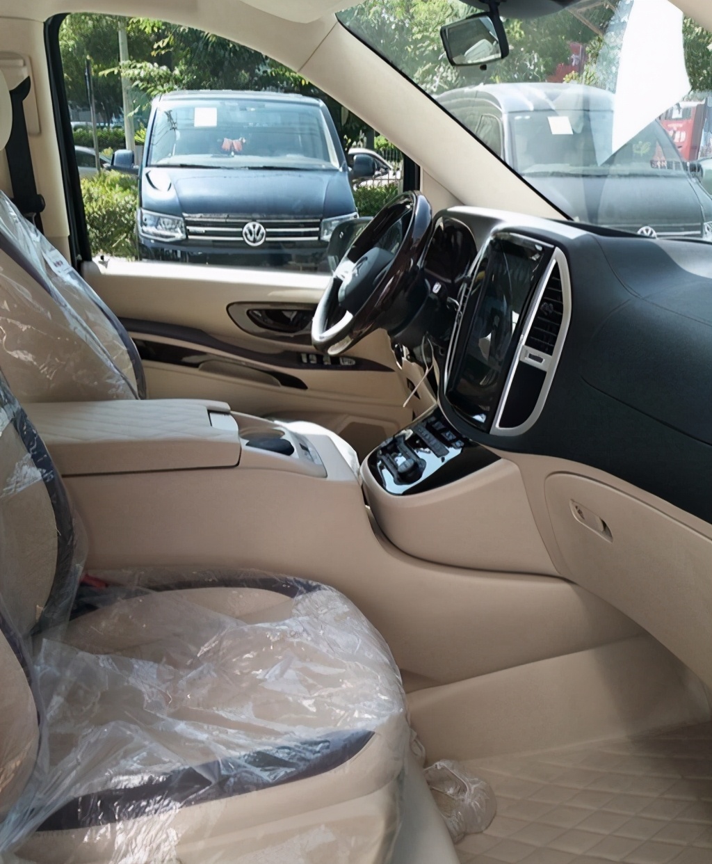 奔驰威霆四驱七座2022款落地价,2020款新一代奔驰威霆上市时间