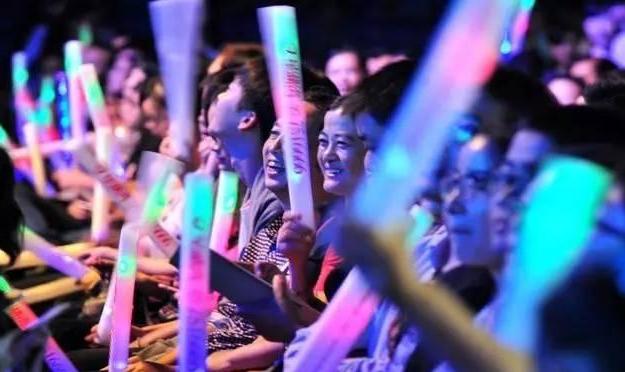 吴昕离开快乐家族去哪里了,离开快本的谢娜