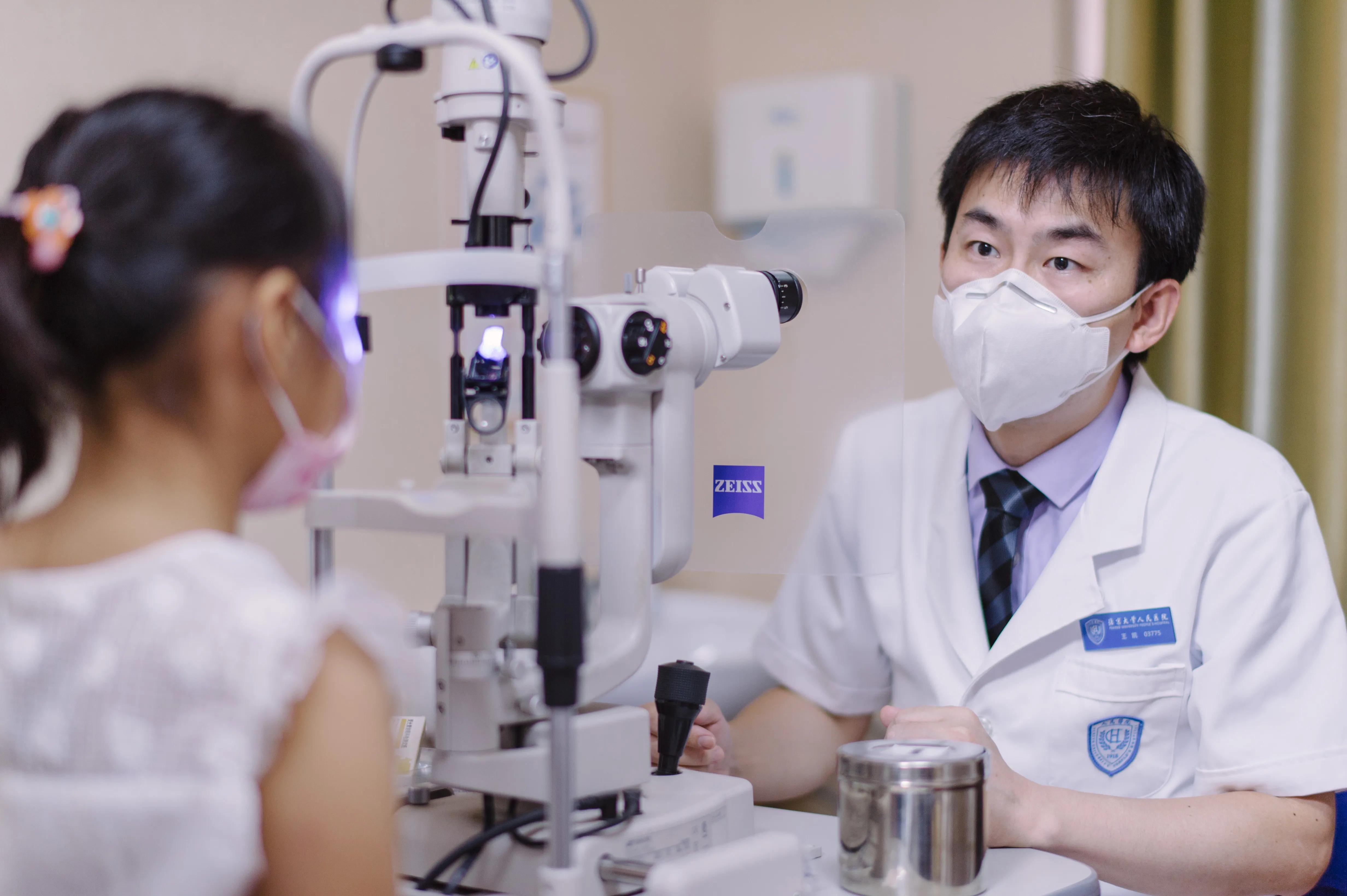 近视手术第二次安全吗,眼睛近视做哪种手术安全