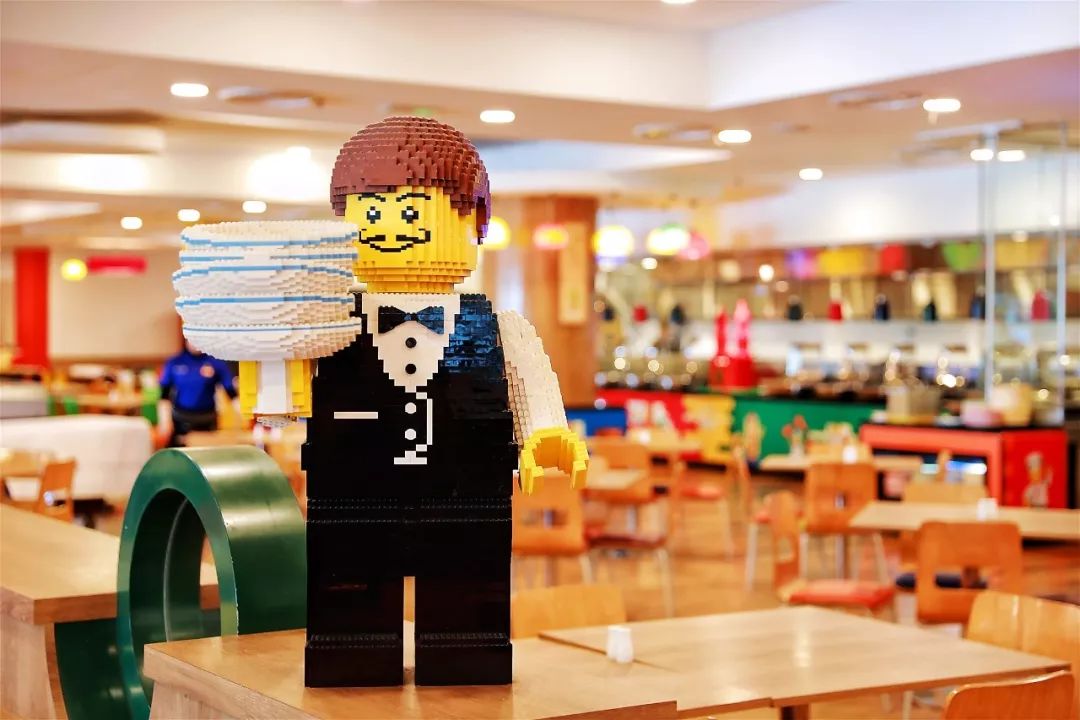 整个房间全拼上乐高是什么感受,现实中的乐高世界