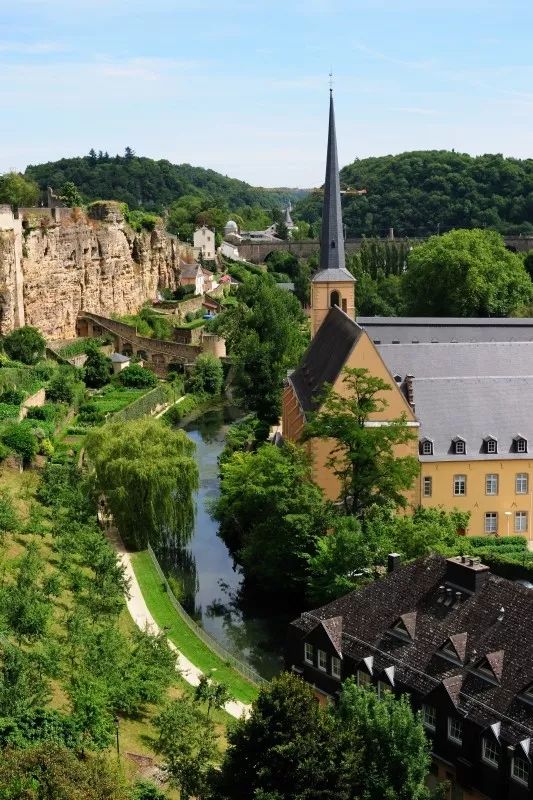 放在地图上很难找到的10个国家,地图上小到看不见的地区