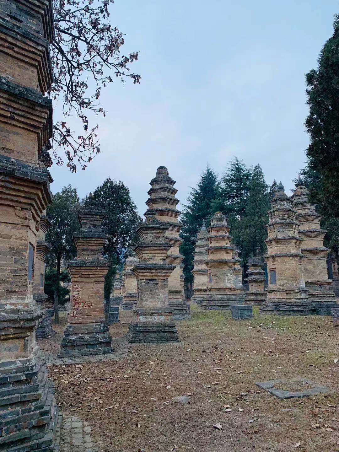 郑州少林寺一天纯玩旅游团,郑州驴友张三疯龙门大峡谷