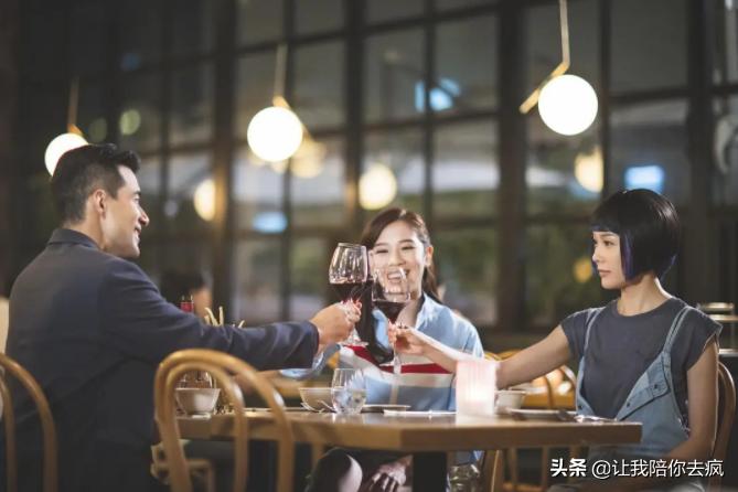 《智能AI人》VS《你好，安怡》完胜，最大的败笔在视后李佳芯