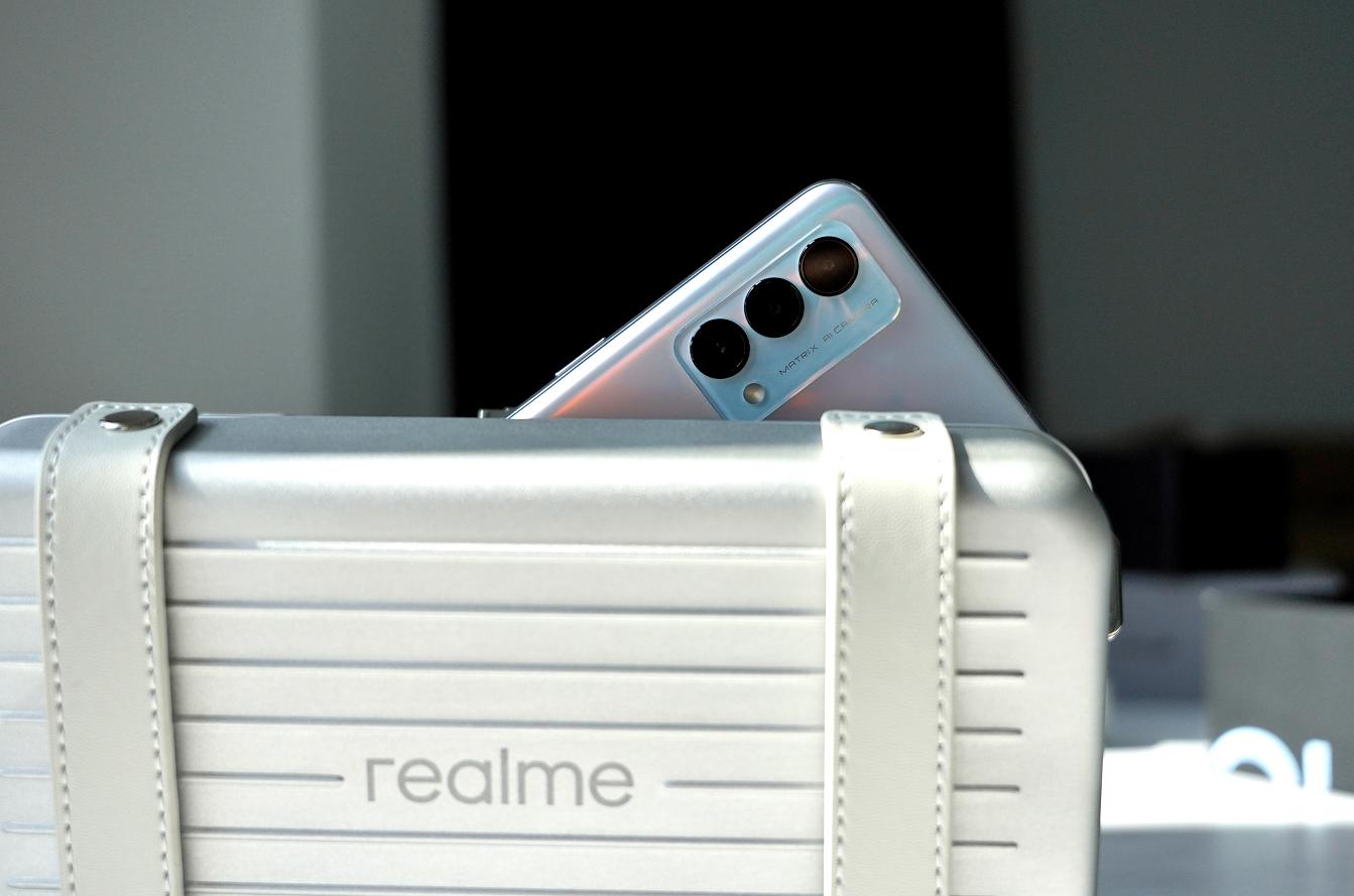 realme真我gt大师版对比,realmegt大师探索版手机的优缺点