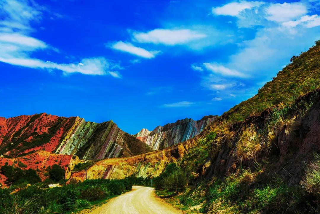 12条最美自驾线路,最美7条自驾游公路线路