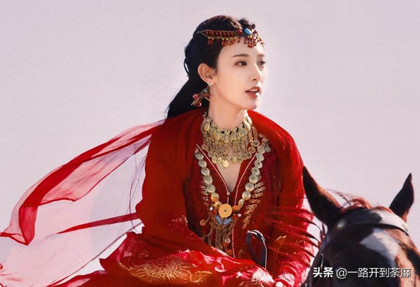 知名主播转行，29岁凭一部电视剧走红，她的成功靠的是什么？