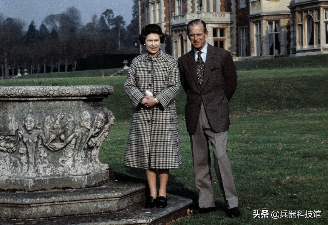 英女王逝世应对计划,英国女王统治结束后的八件事