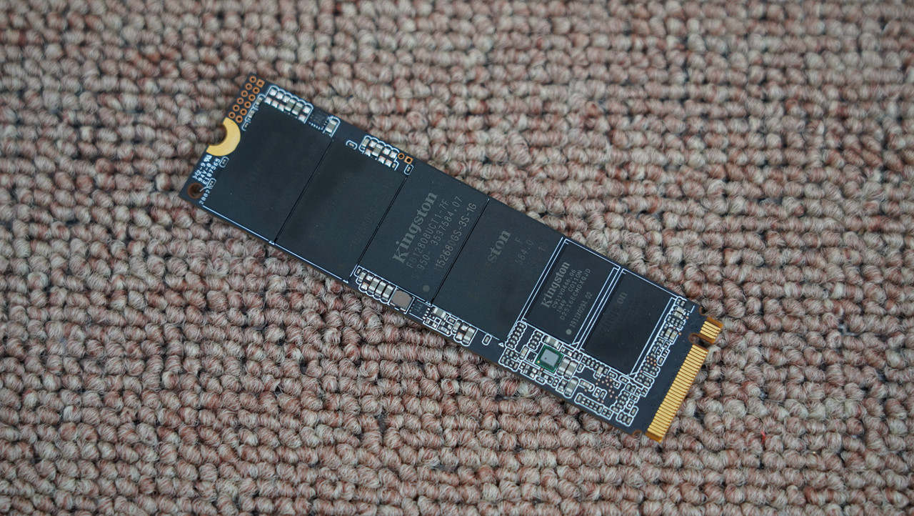 哪个机箱可以装3槽显卡,什么样的显卡适合装itx主机