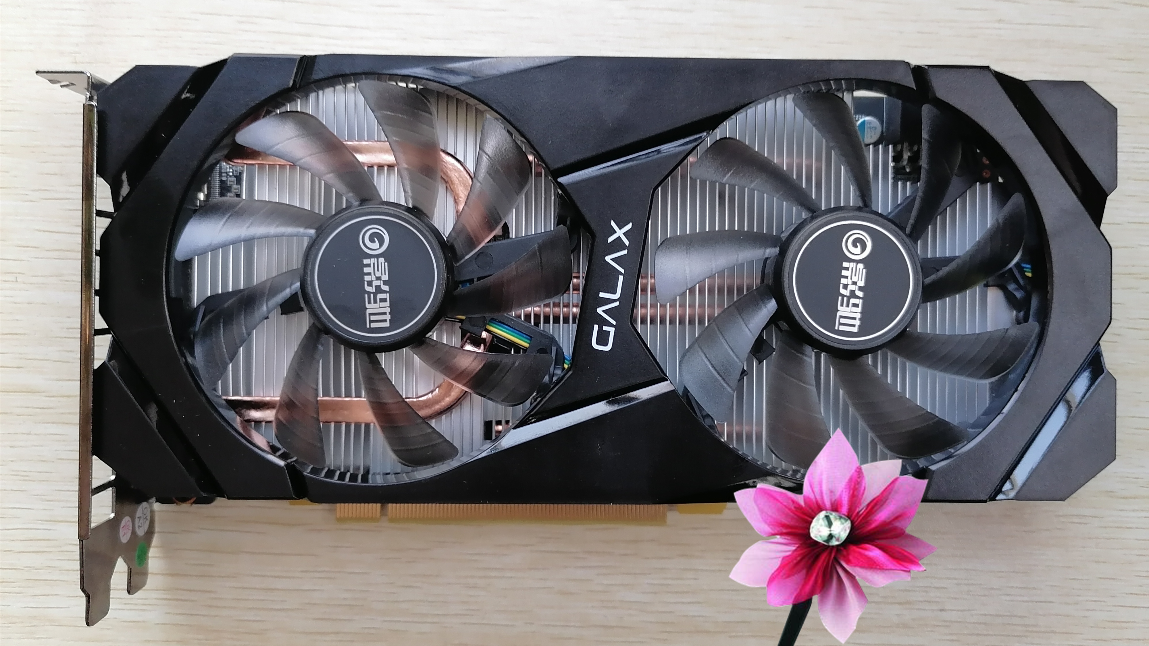 gpu核心频率和显存频率是什么意思,显卡核心频率跟显存位宽哪个重要