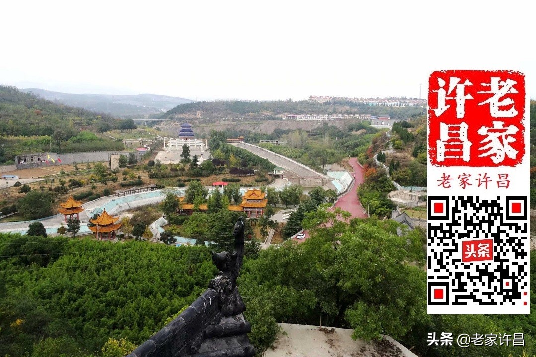 一个人行走在神秘的古建筑里,一个人行走在神秘的古建筑