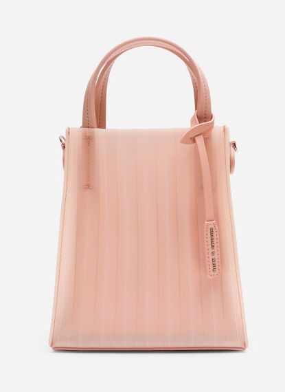 WARNING：别让背错的包毁了你的假期旅行！