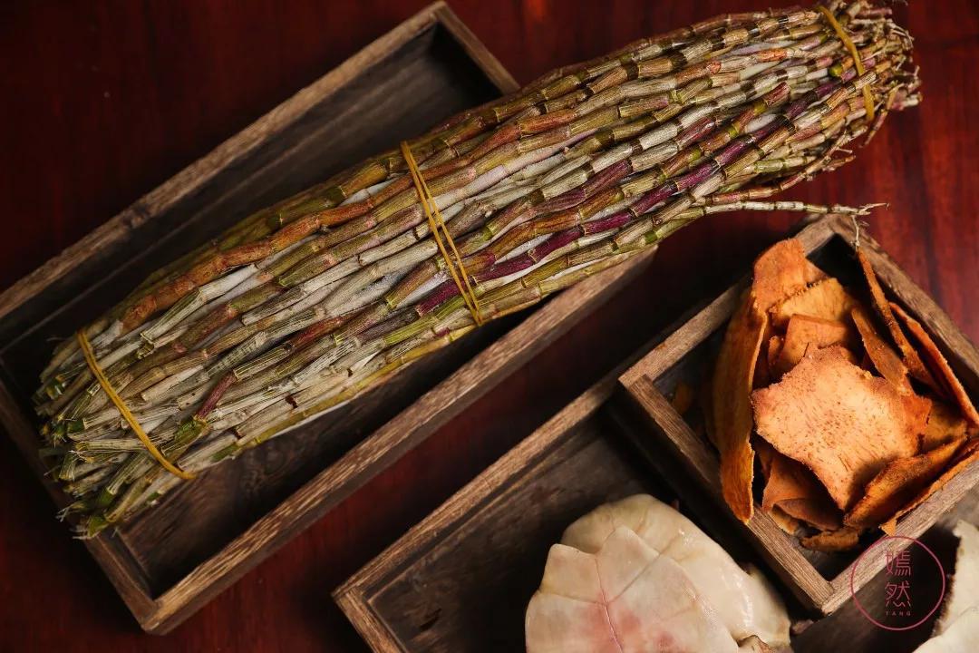 龟苓膏真假对比,真龟壳的龟苓膏