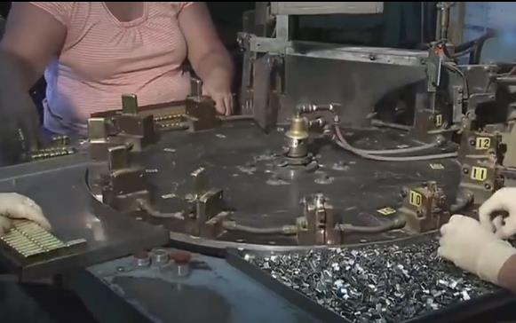 1元打火机生产视频,普通打火机怎么加工