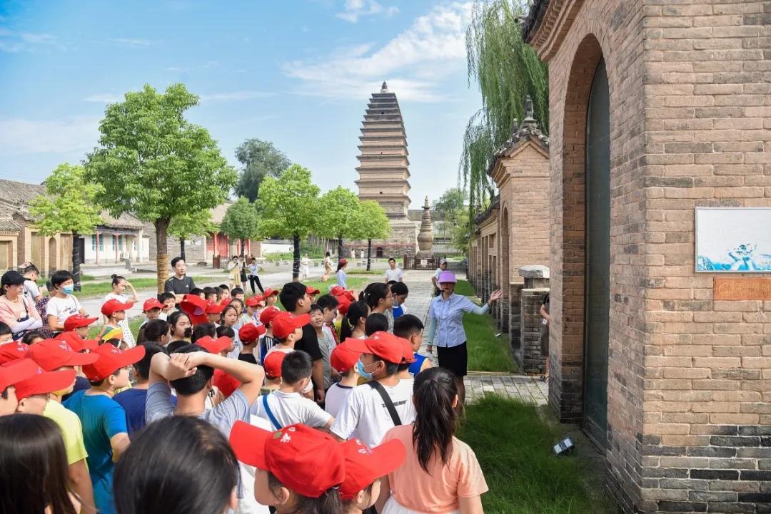 邻家才女初长成，环南一小关逸戈！羡煞个人哩