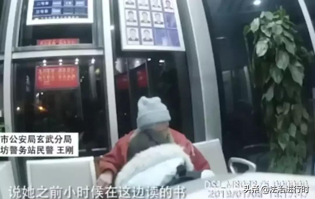 女子用热水泼公交车司机,女乘客向公交司机泼热水处理结果