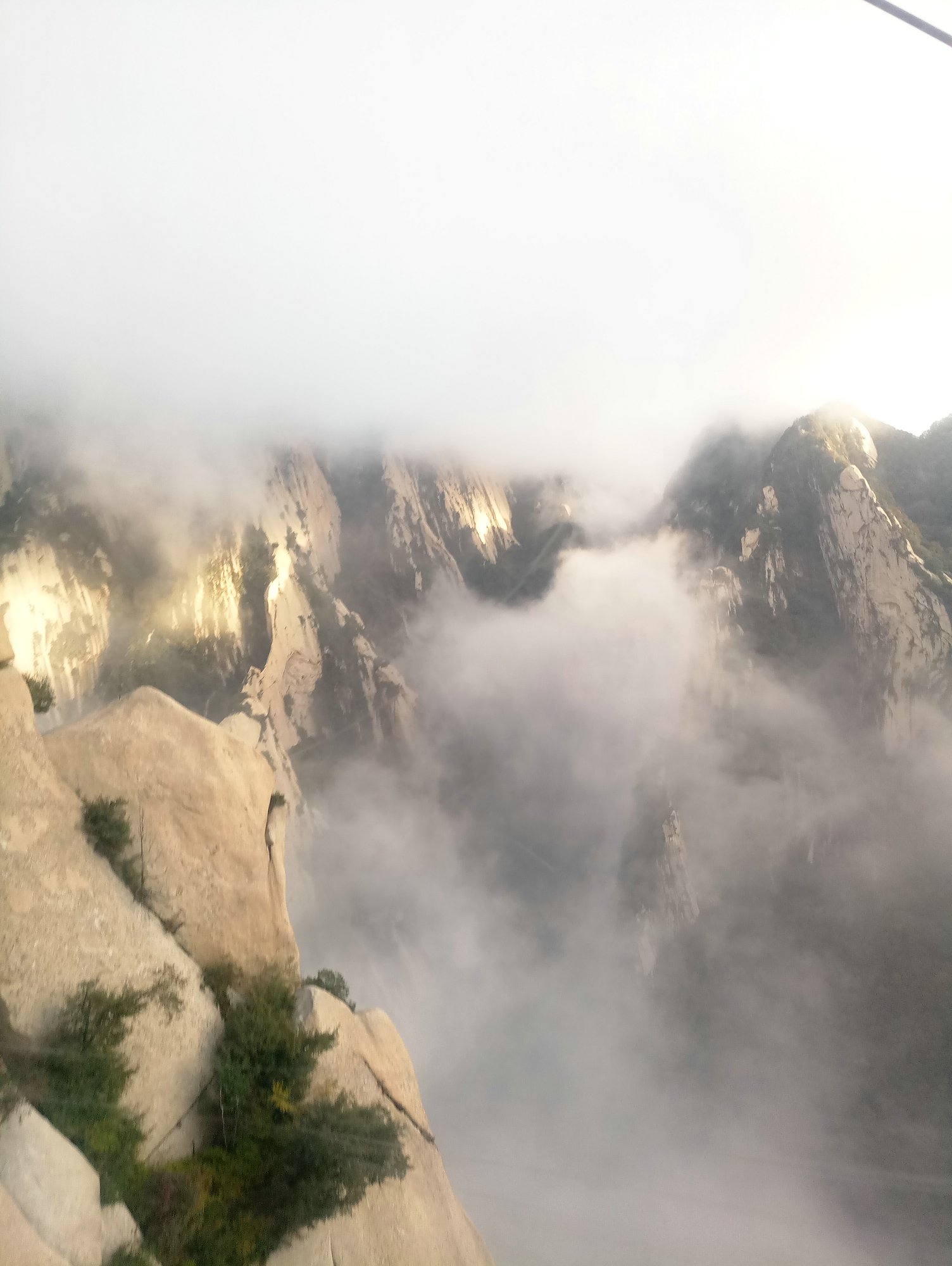 国内唯一一个同时跨山与水的索道,最震撼的索道缆车