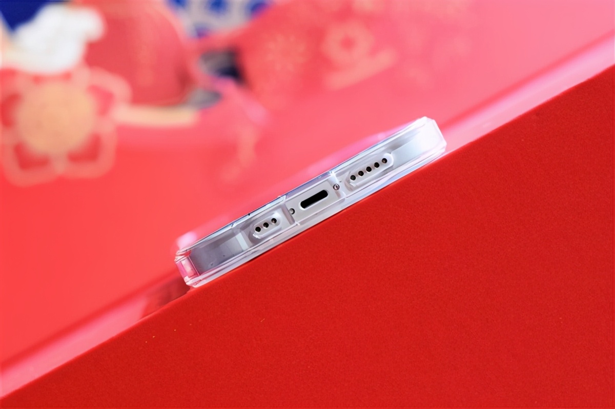 iphone12pro皮革保护套,iphone12或将搭配新保护壳