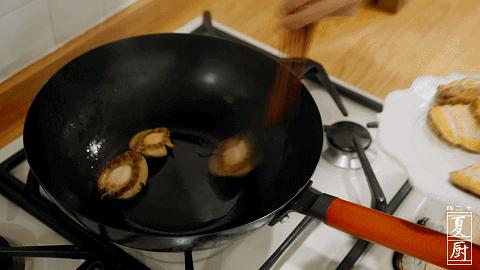 鲍鱼鸡煲推荐,鲍鱼鸡煲的粤菜做法