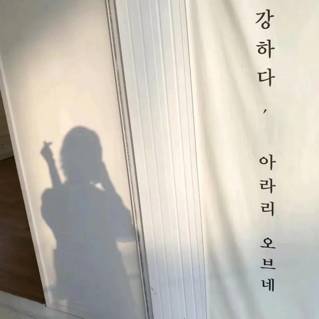 女生头像背景个签,女生头像简单有深意