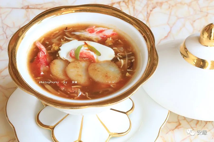 住进澳门的拉斯维加斯，打开“魔法盒”里活色生香的夜生活