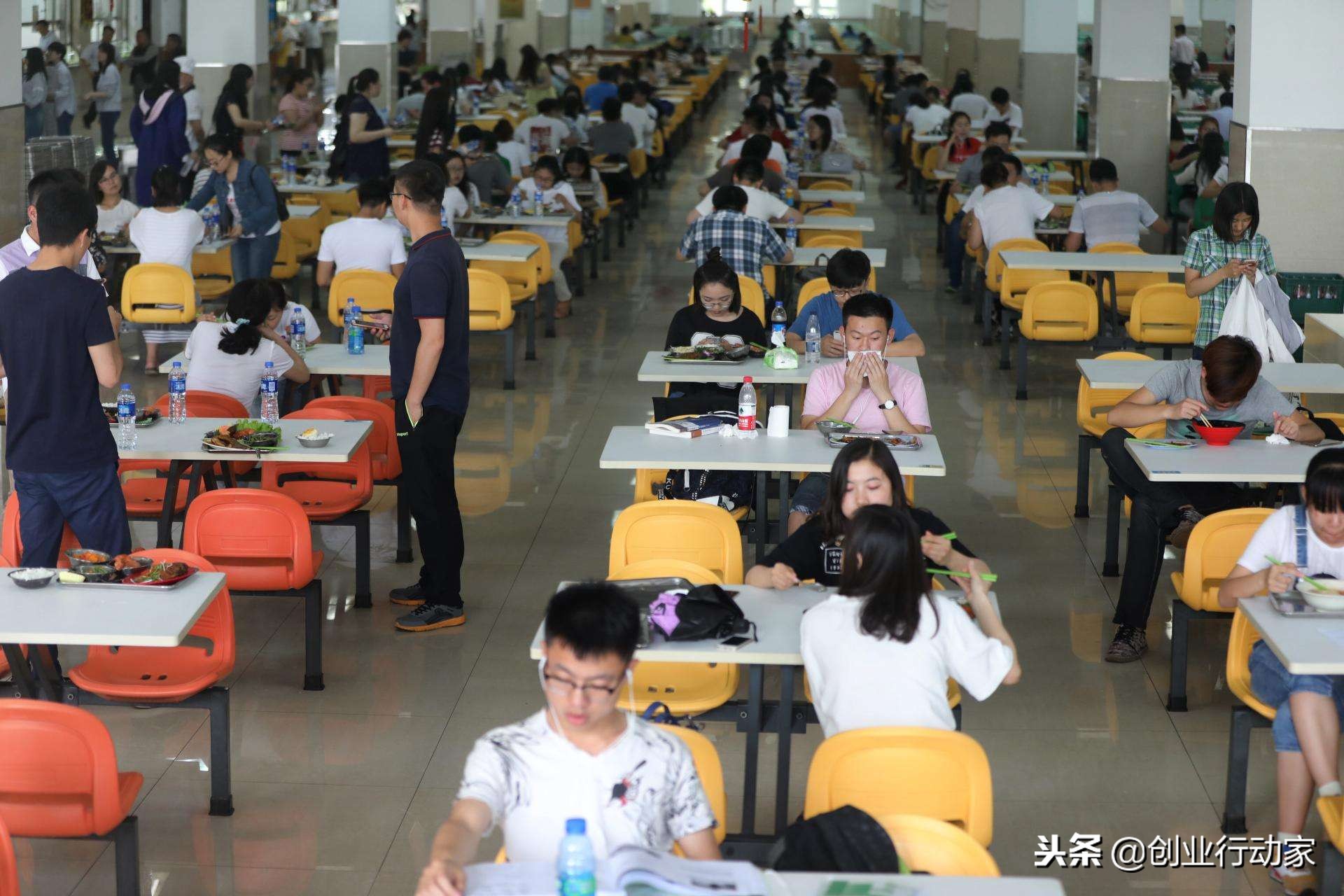 大学生扶贫创业，是否大有可为？让校园成为大学生创业的试验田！