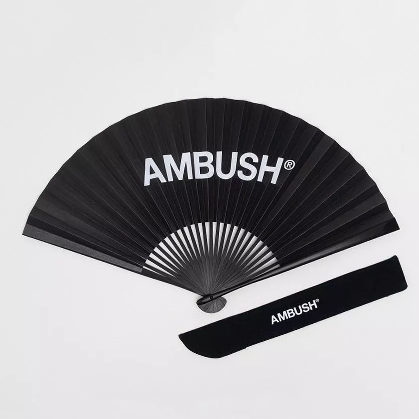 王一博西装复古风,王一博的心头肉