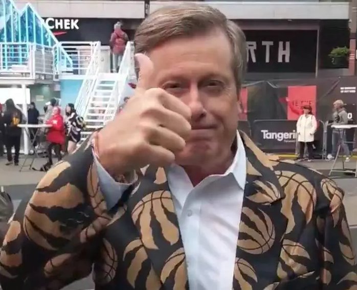 多伦多球迷欢呼,多伦多球迷沸腾