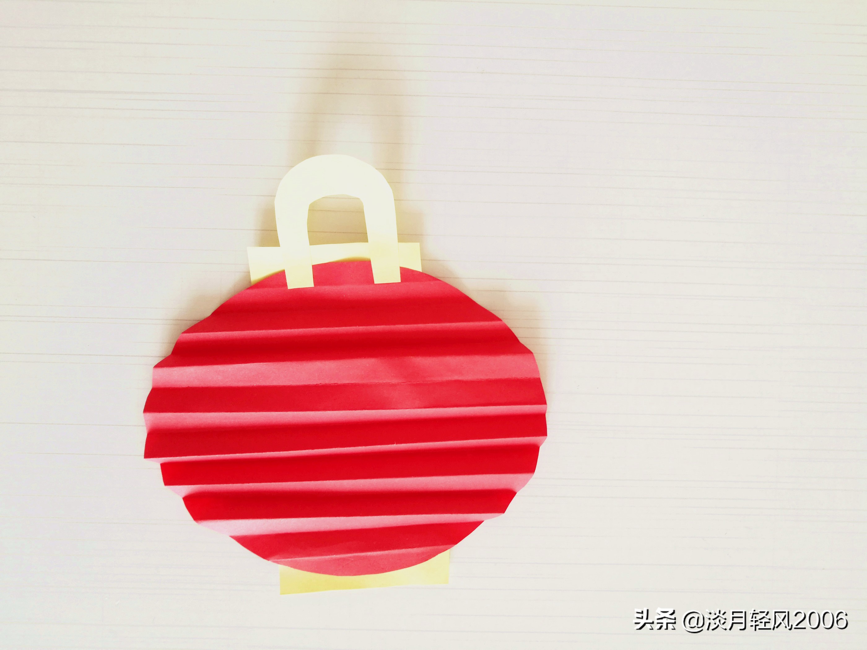 只用卡纸做的手工小灯笼,卡纸手工小灯笼做法