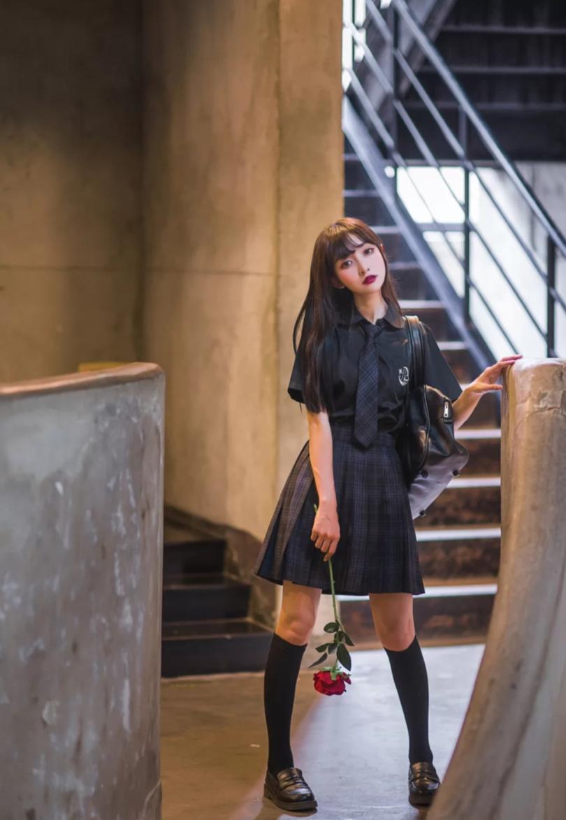 为什么现在流行穿长袜,夏天穿长袜好还是短袜好