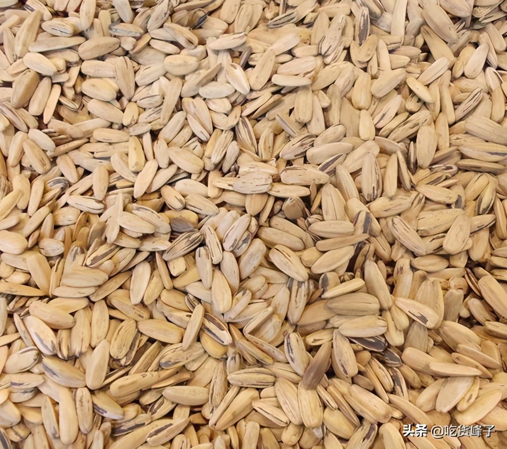 买瓜子哪个口味质量好,瓜子选原味的贵还是五香的贵