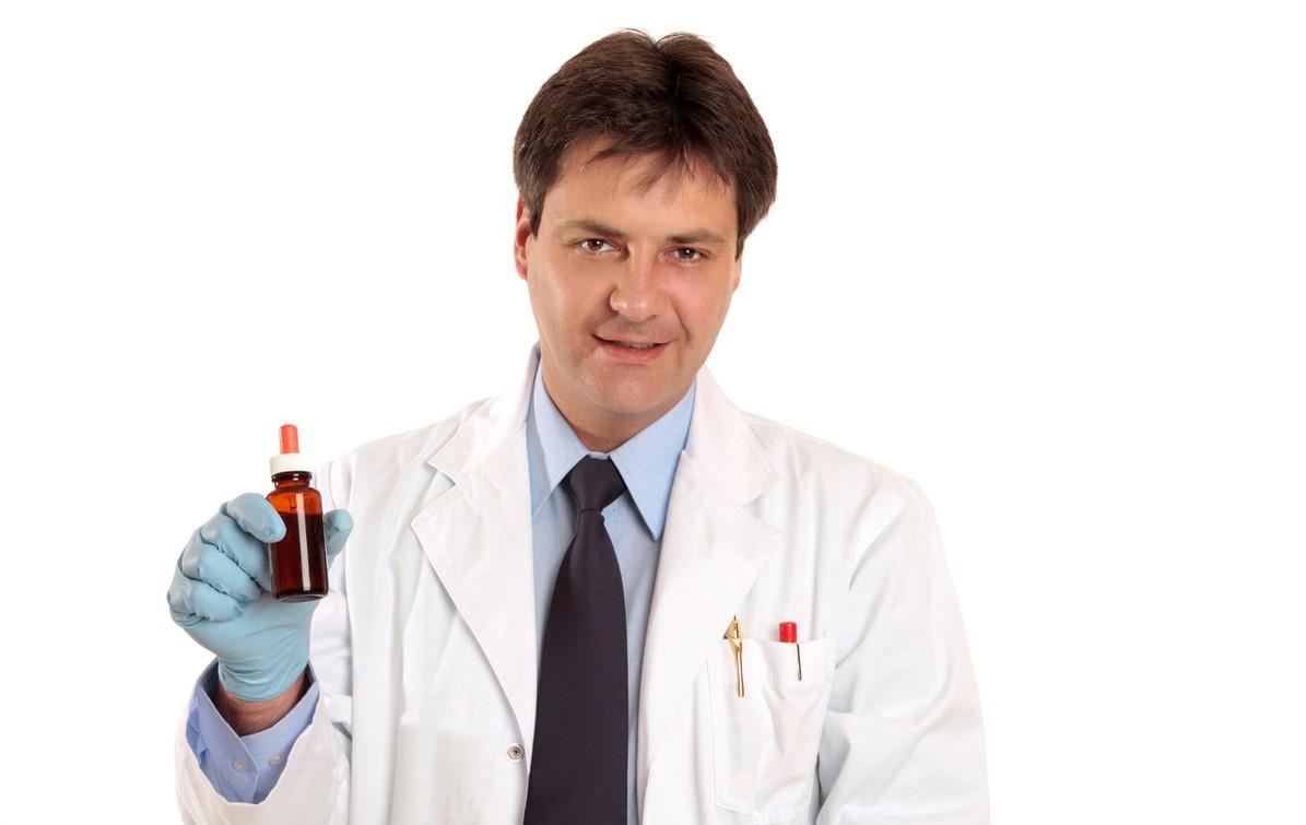 有口腔溃疡吃饭好疼,口腔溃疡张嘴就特别疼耳朵也疼