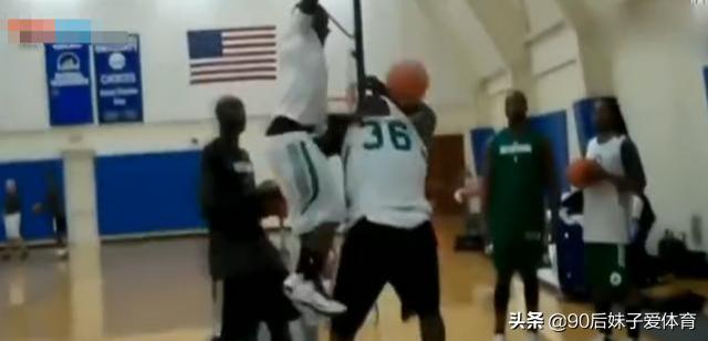 霍华德对抗奥尼尔集锦,霍华德和奥尼尔对抗视频