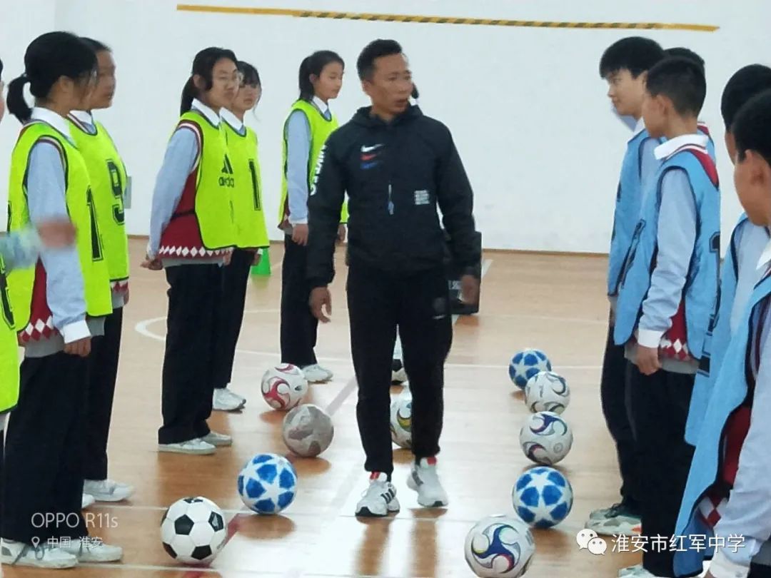 周恩来红军中学举办市“融学课堂”教学观摩研讨活动