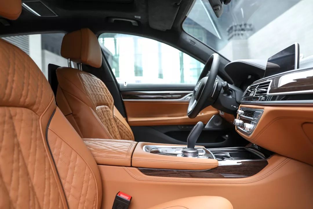 奔驰glccoupe2021款对比宝马x4,奔驰e300l宝马530li奥迪a6l怎么选