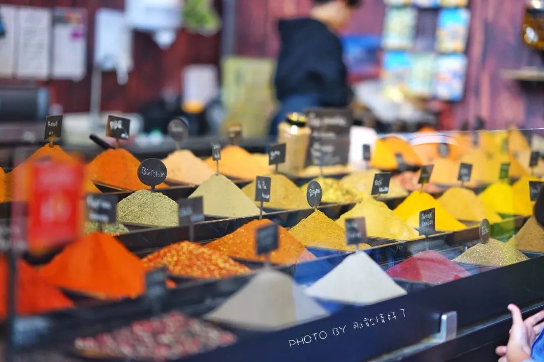 鹿特丹大厦侧面视角,鹿特丹奇异建筑